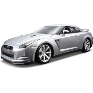 Bburago Nissan GT-R 2009 1:18 stříbrná