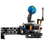 LEGO Technic - Planeta Země a Měsíc na oběžné dráze