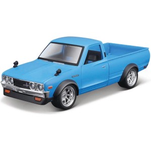 Maisto Datsun 620 1973 Pick-up s Lamborgini Urus 1:24 modrá